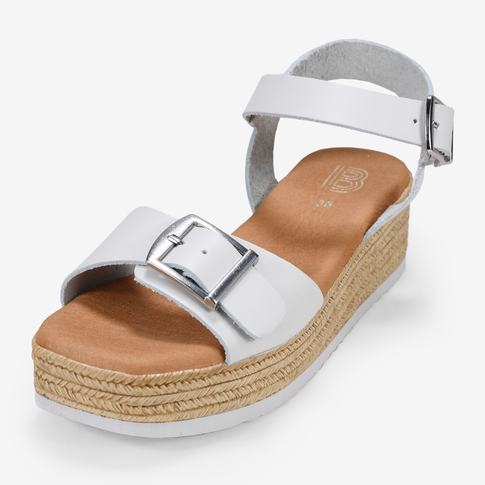 Sandalias de piel blancas con cula de esparto y hebillas