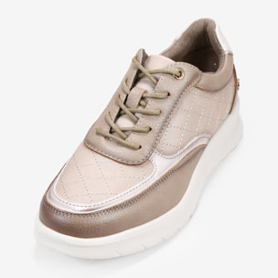 Zapatillas beige de cuña con cordones