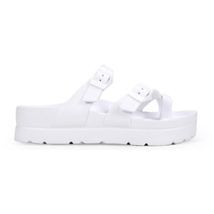 Sandalias blancas de goma con plataforma