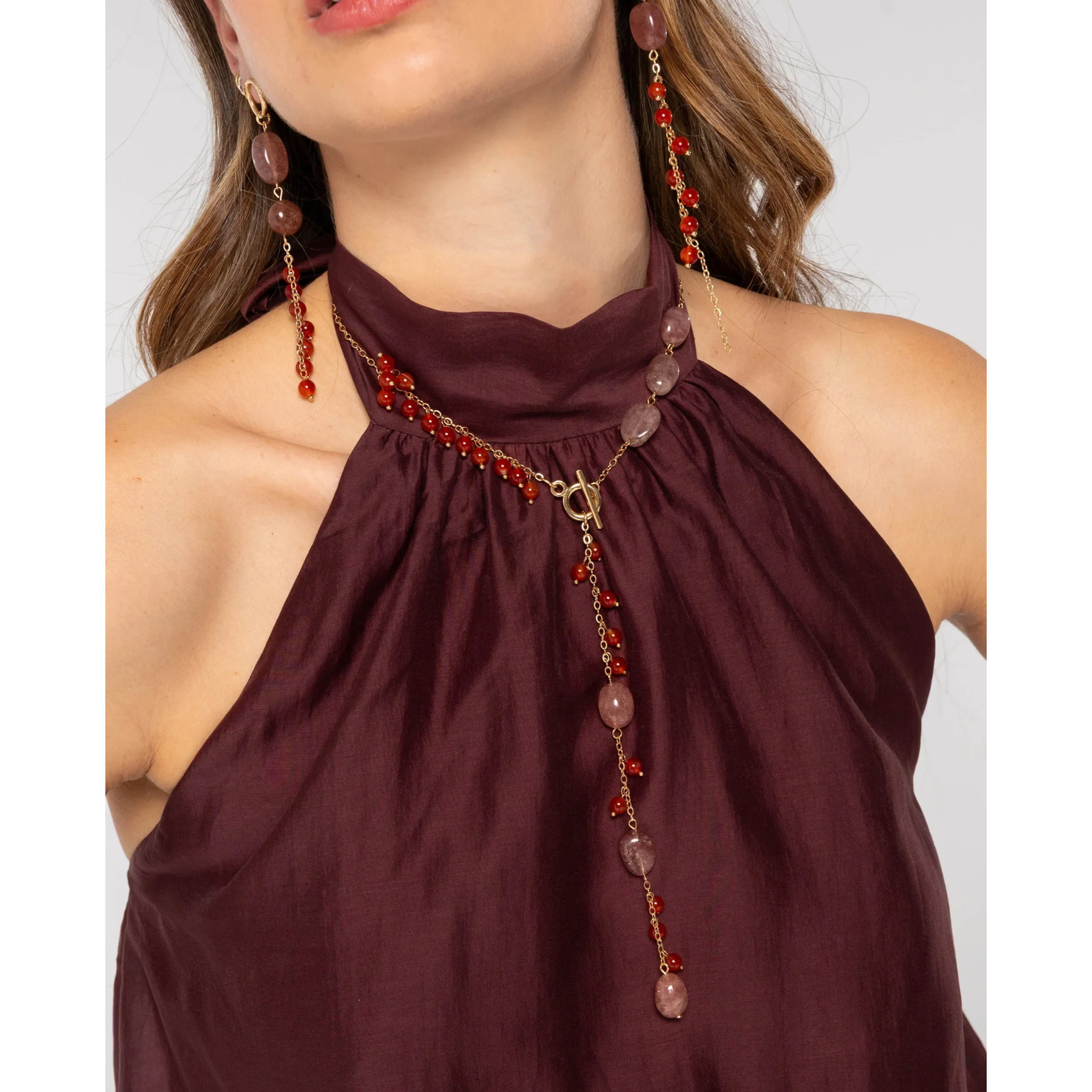 Collar largo con abalorios y piedras de mujer