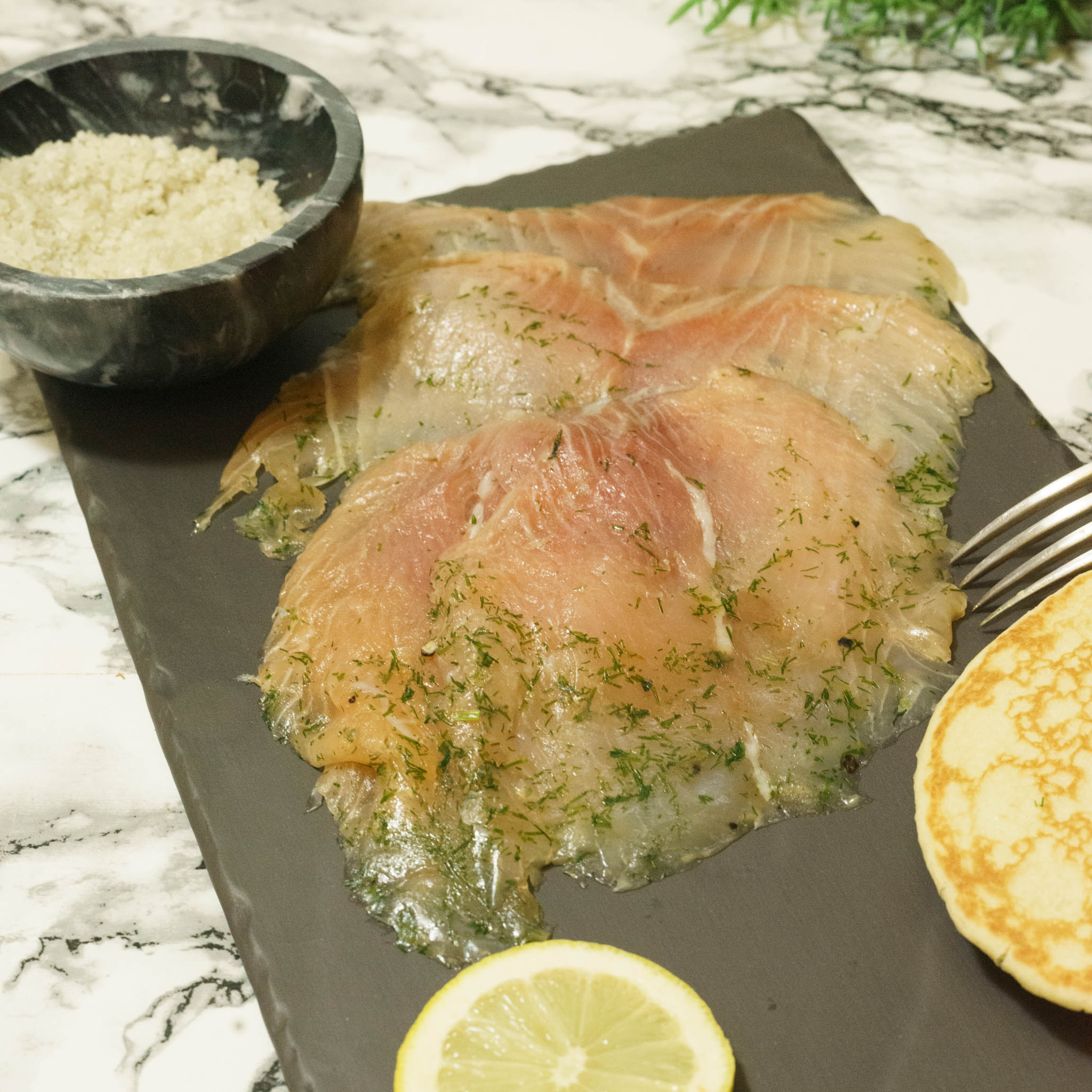 3/4 tranches de saumon sauvage Baltique mariné à l'aneth - 150g - Mer Baltique