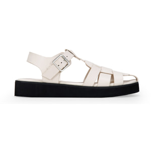 Sandalias blancas planas estilo cangrejera