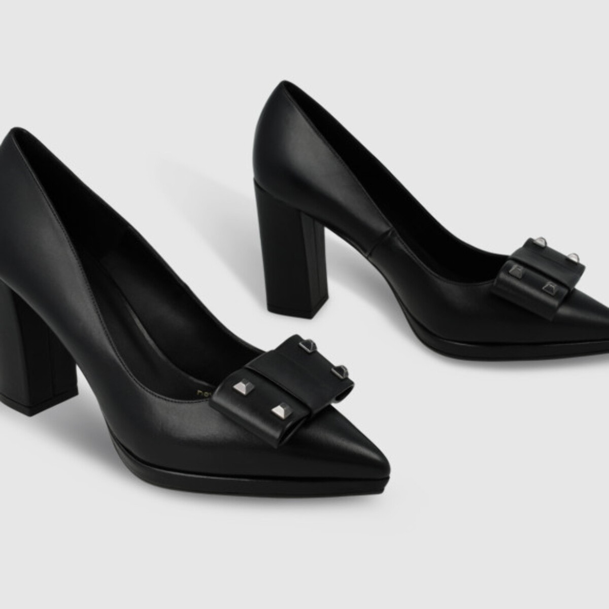 ZAPATOS DE SALÓN NEGROS LOTANI