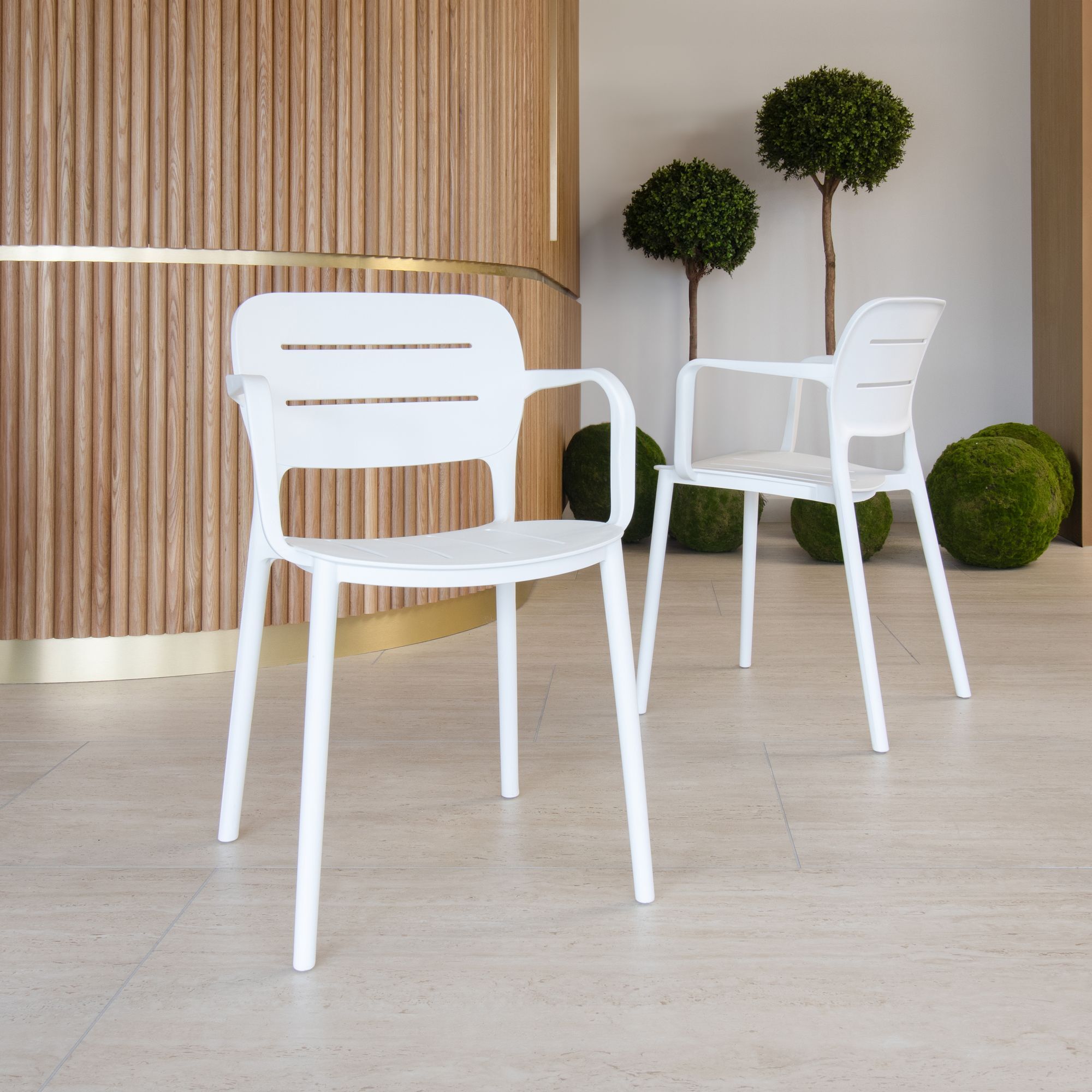 Ensemble de jardin table polywood blanc et fauteuil 8 places  BASUN