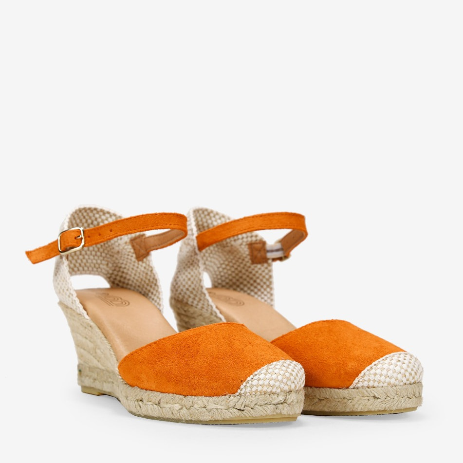 Alpargatas de piel naranja con cuña de esparto