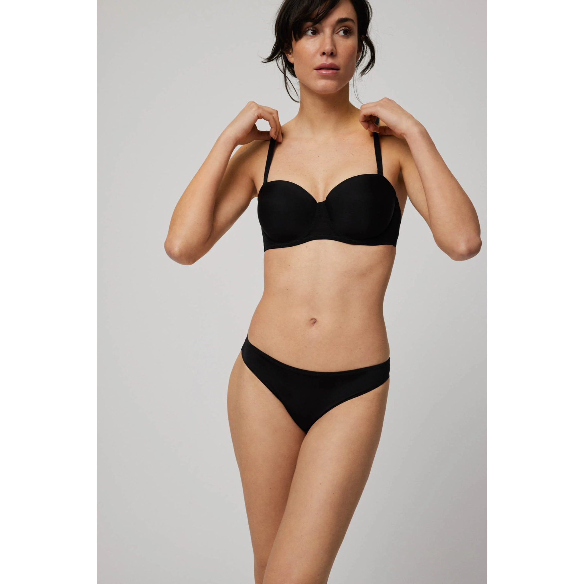 Perizoma con dettagli in tulle nero