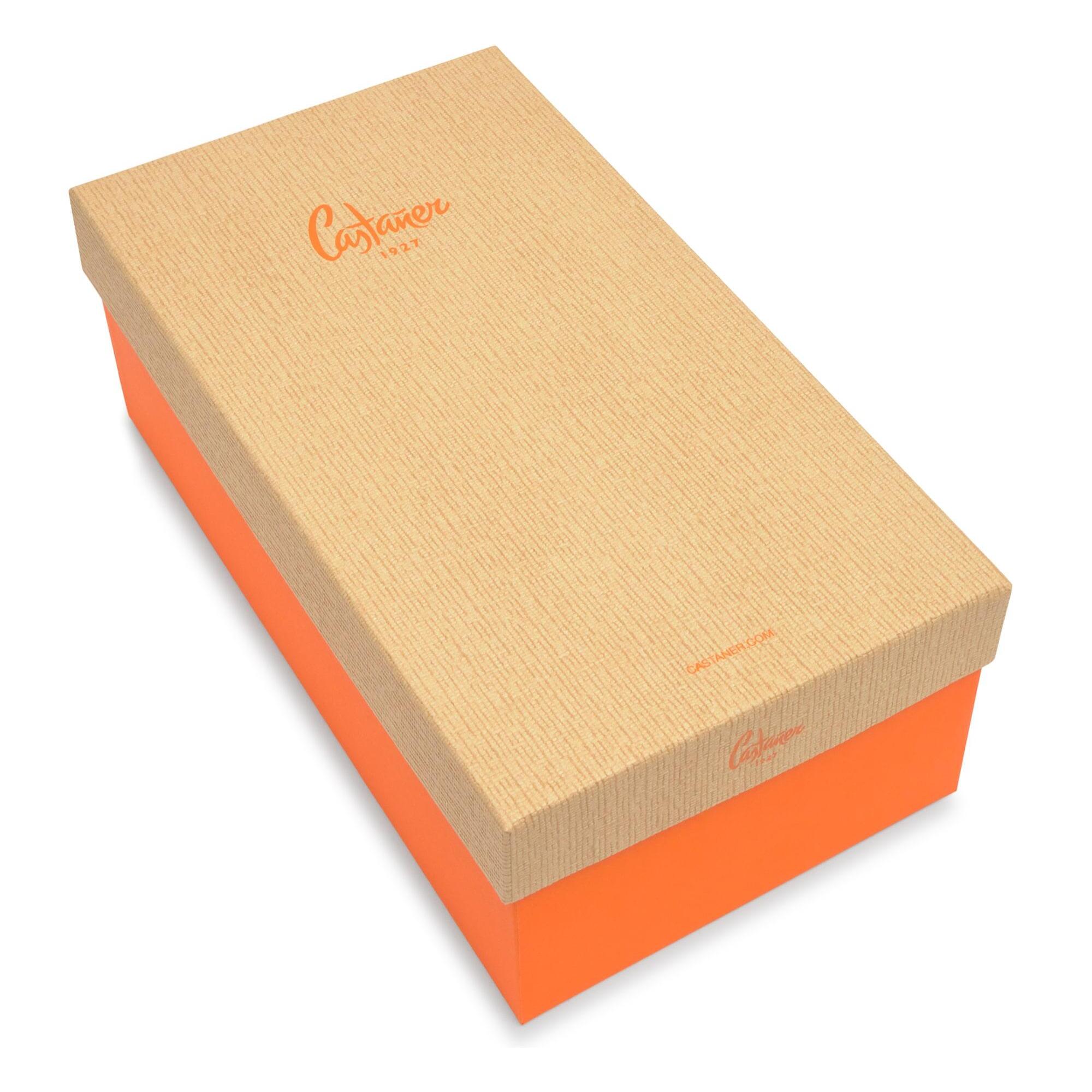 Alpargata Fer estilo menorquina plana en napa con hebilla