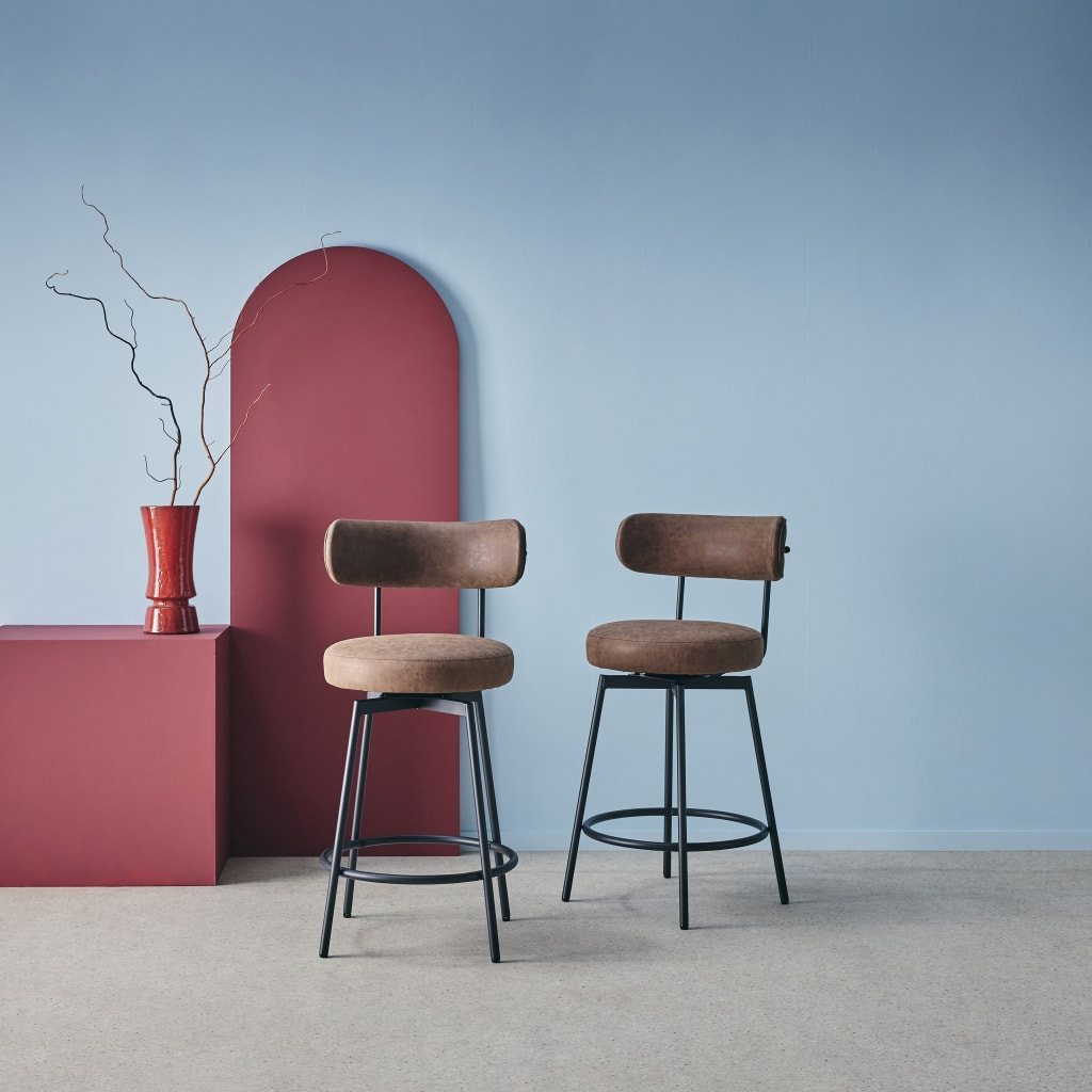 Lot de deux tabourets de bar assise rotative métal noir et simili cuir marron - L 50 x P 50 x H 92cm - Iris