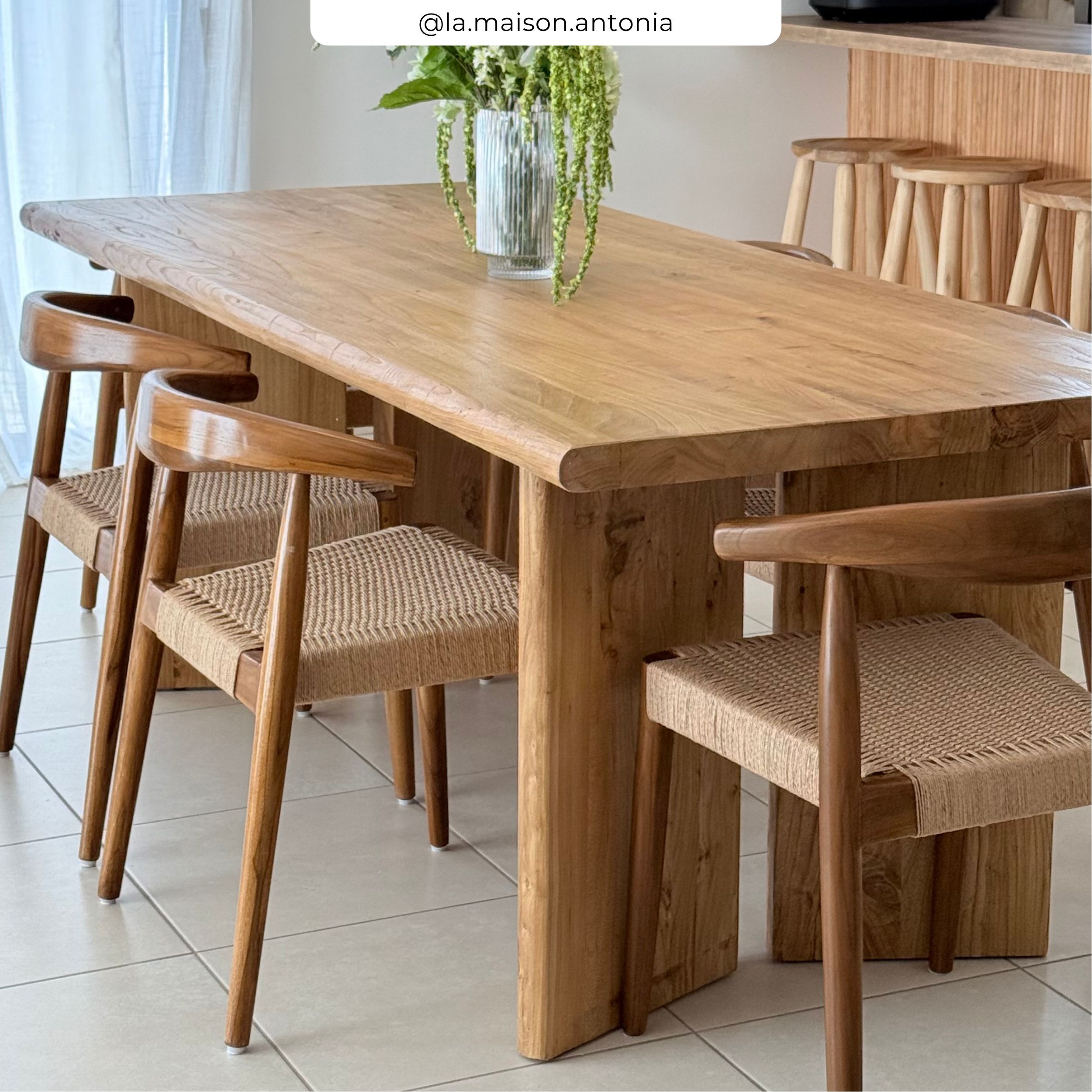 Table rectangulaire en bois d'orme 8 personnes - Albane