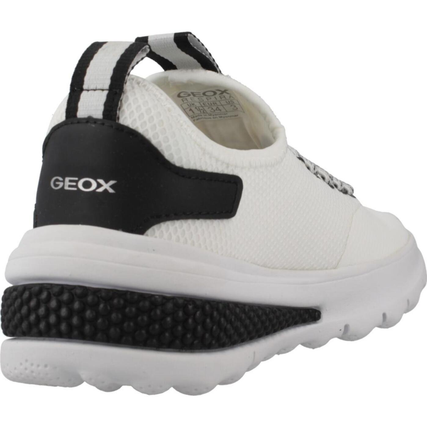 Zapatillas Niño de la marca GEOX  modelo J ACTIVART BOY BLANCO