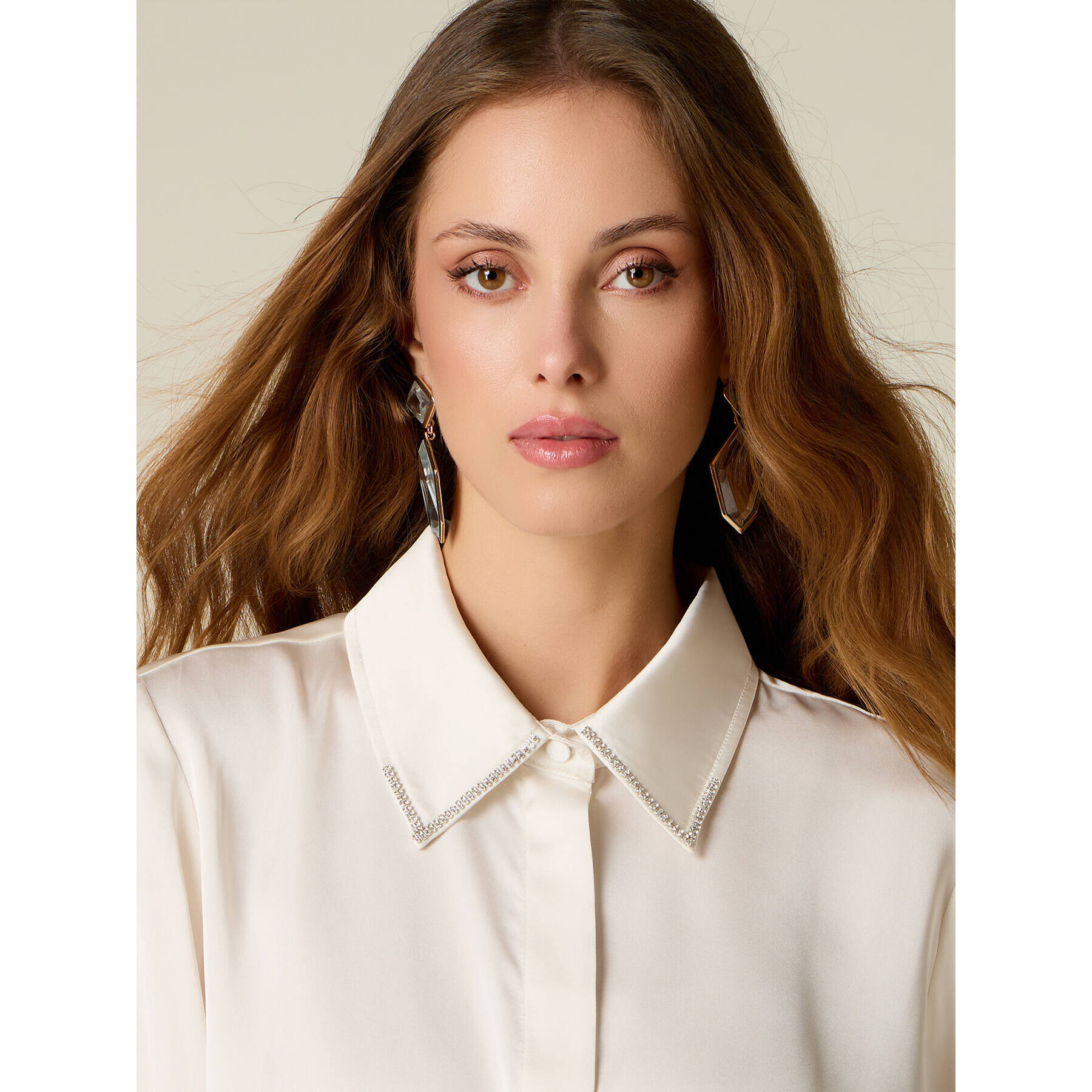 Oltre - Camicia in raso con colletto gioiello - Bianco