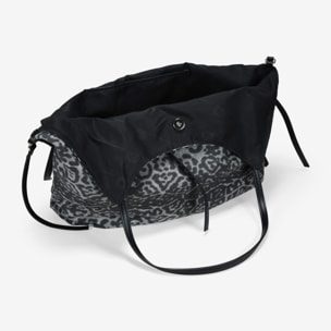 Bolso de hombro negro con hebillas metálicas