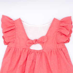 Vestido de voile bordado coral. Con volantes en las sisas, falda fruncida de volantes.