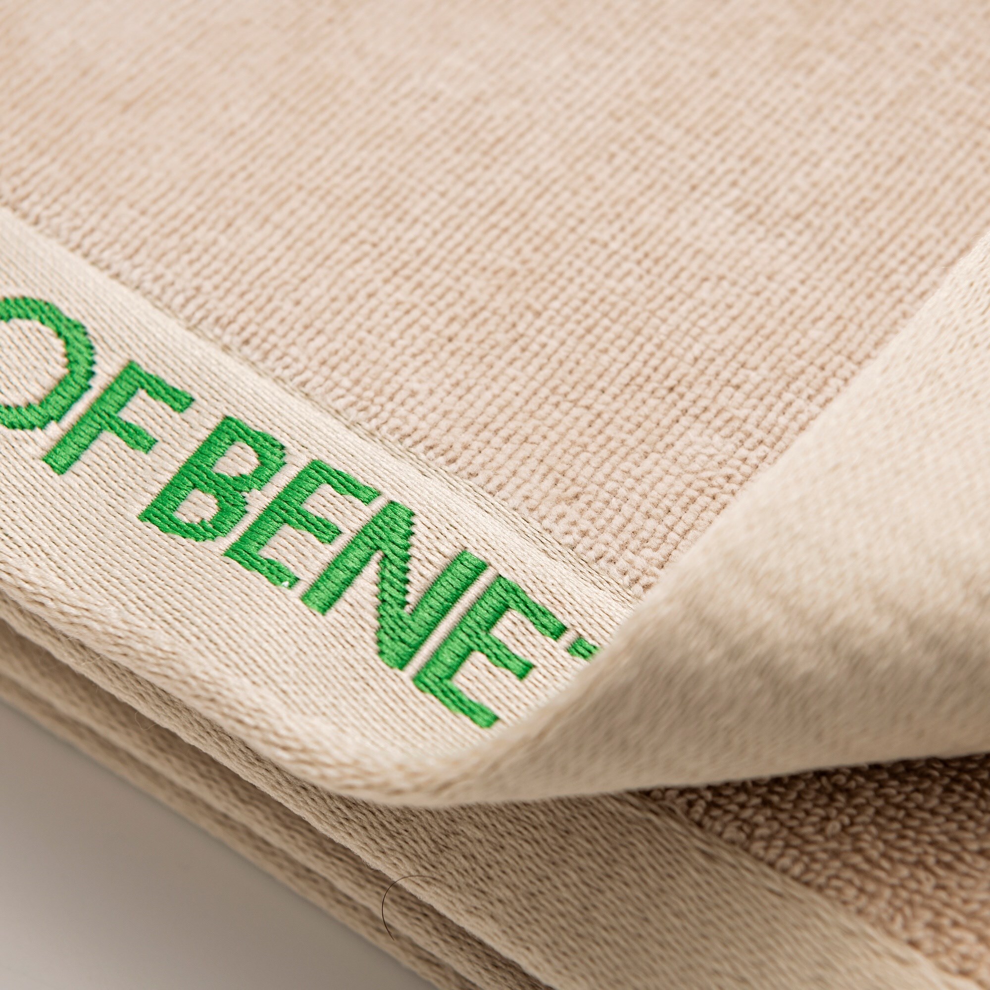 Toalla de playa 90x160cm 380gsm 100% algodón velour beige con logo neutral be