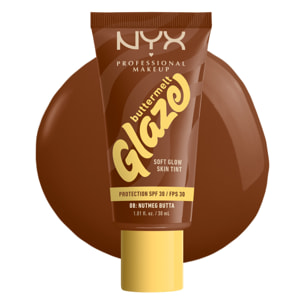 NYX Professional Makeup Buttermelt Glaze Tint, Fond de teint SPF30 jusqu'à 12h de tenue, Nutmeg Butta