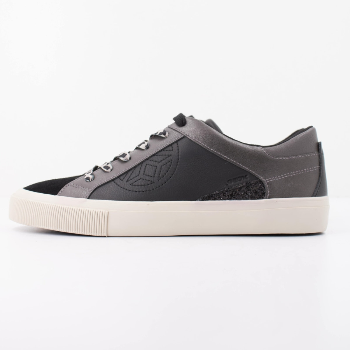 Zapatos Casual Mujer de la marca GEOX  modelo D EMMELENY NEGRO