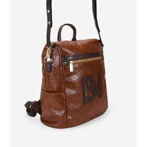 Mochila bolso marrón con cremallera y logo