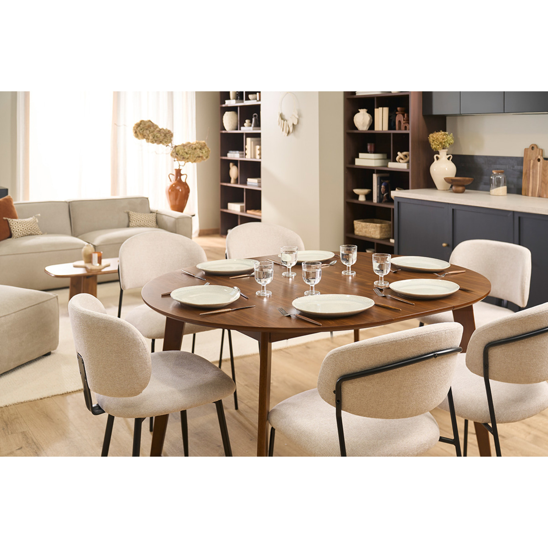 Table à manger ronde extensible finition noyer L120-150 cm LEENA