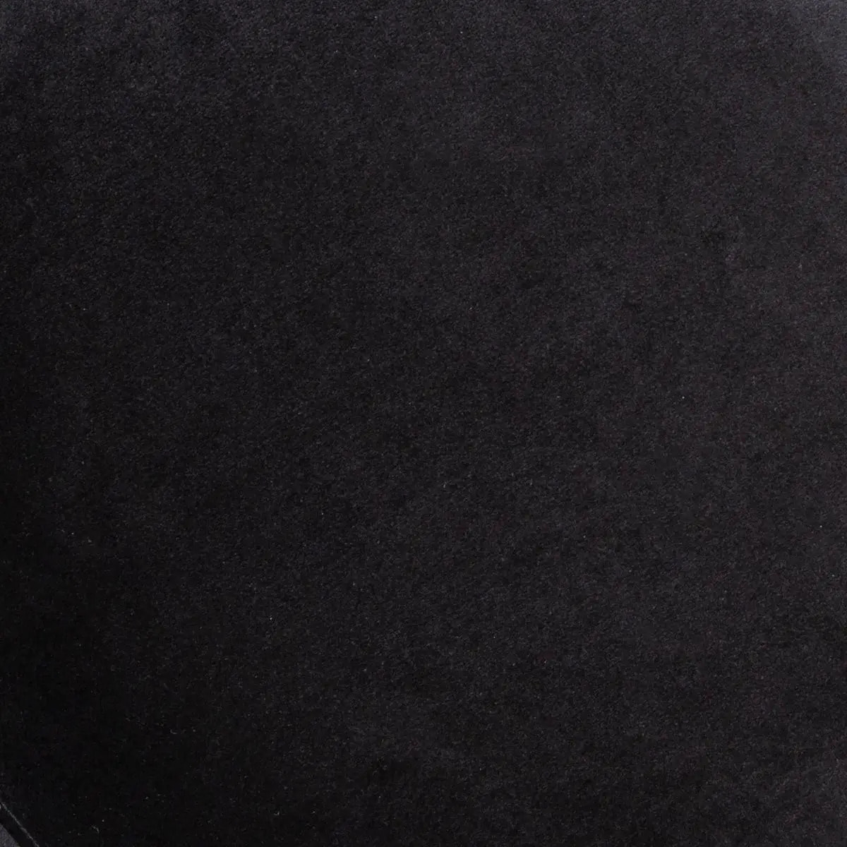 Chaise "Tyka" noire en velours