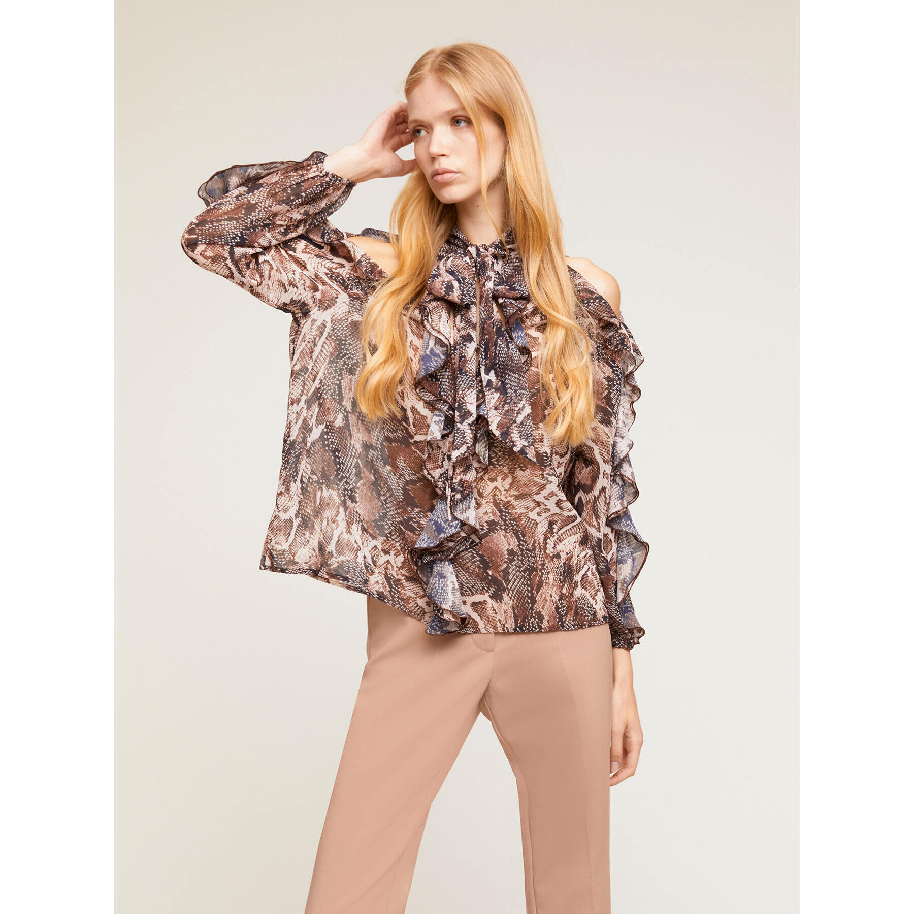 Motivi - Blusa con rouches fantasia pitone - Marrone