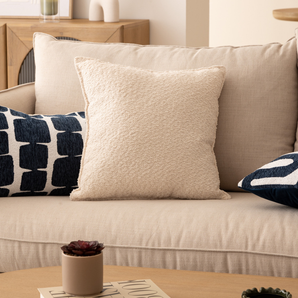 Coussin bouclette Soana blanc ivoire 45x45cm