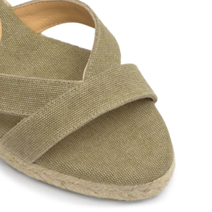 Sandalia Bruna cuña de yute con escote en v y pulsera