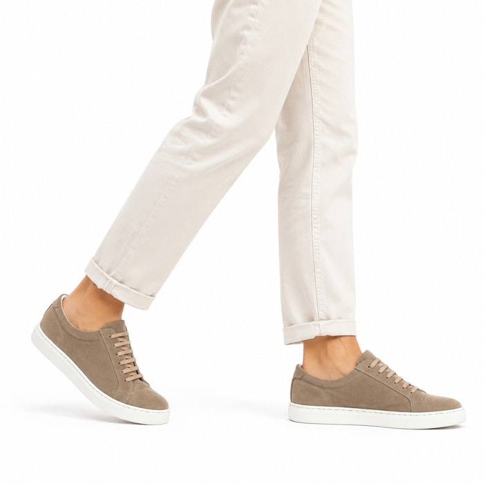Sneakers stringate in camoscio