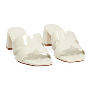 Mules punta abierta crema tacón 5,5 cm