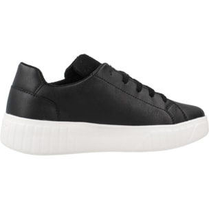 Zapatillas Niña de la marca GEOX  modelo J MIKIROSHI GIRL NEGRO