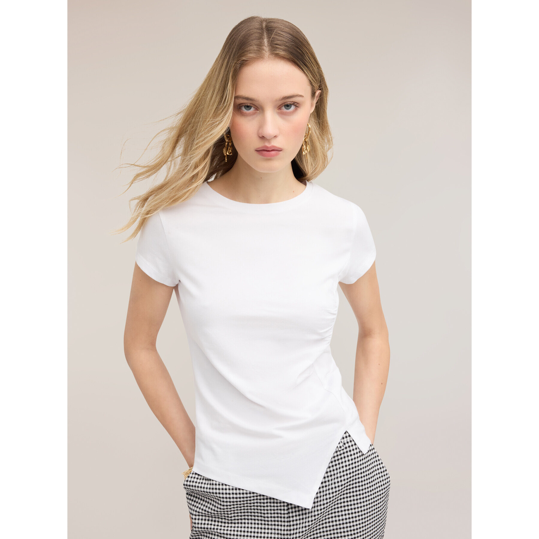Motivi - Camiseta con drapeado lateral asimétrico - Blanco