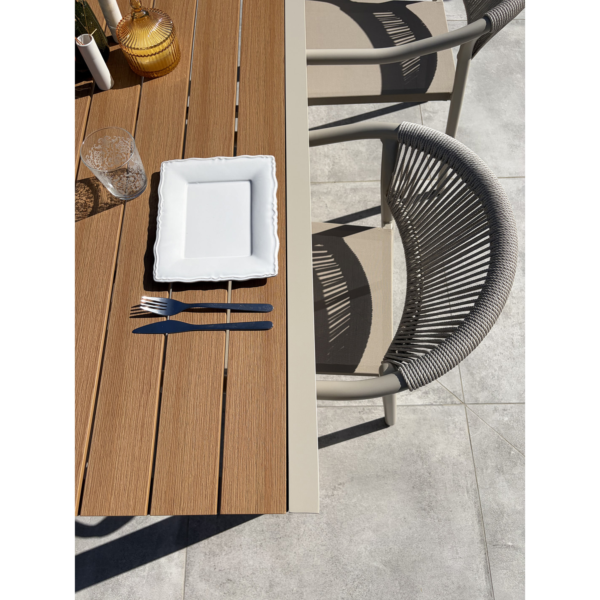 TONGA - Ensemble repas de jardin 4 à 6 places en alu