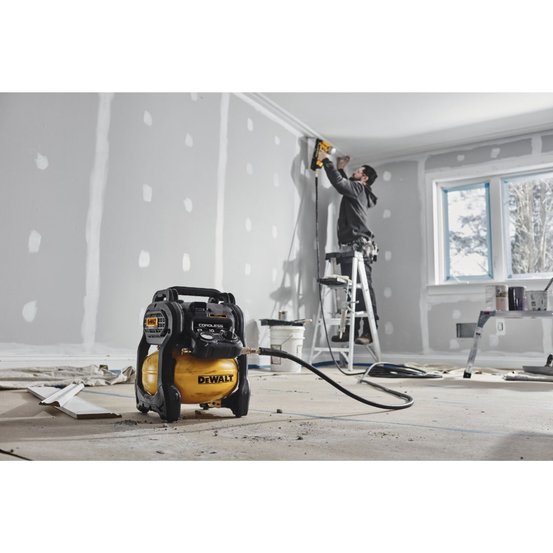 Compresseur DEWALT 10L XR 18V ADVANTAGE - sans batterie ni chargeur - DCC1018N-XJ
