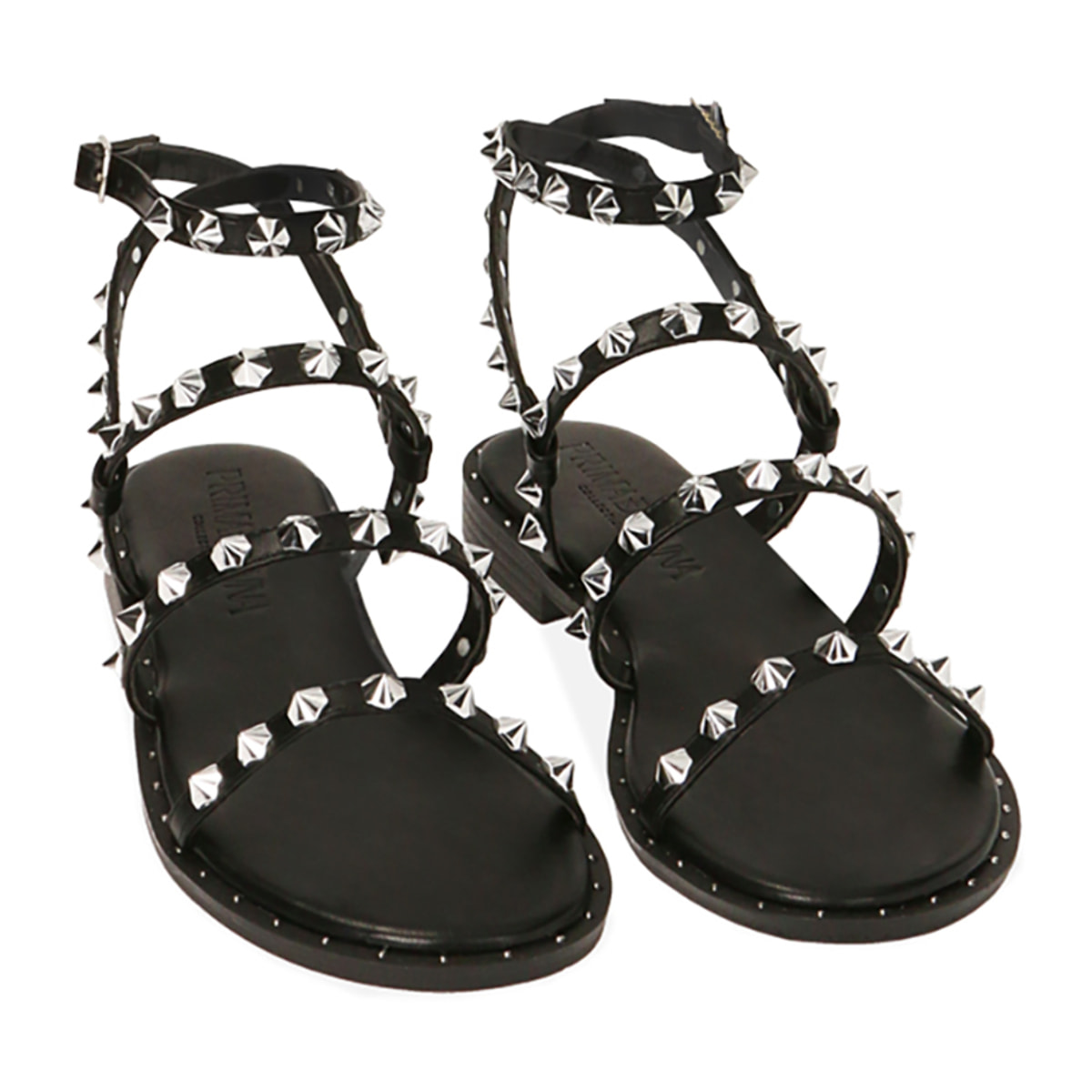 Sandalias planas negras con tachuelas