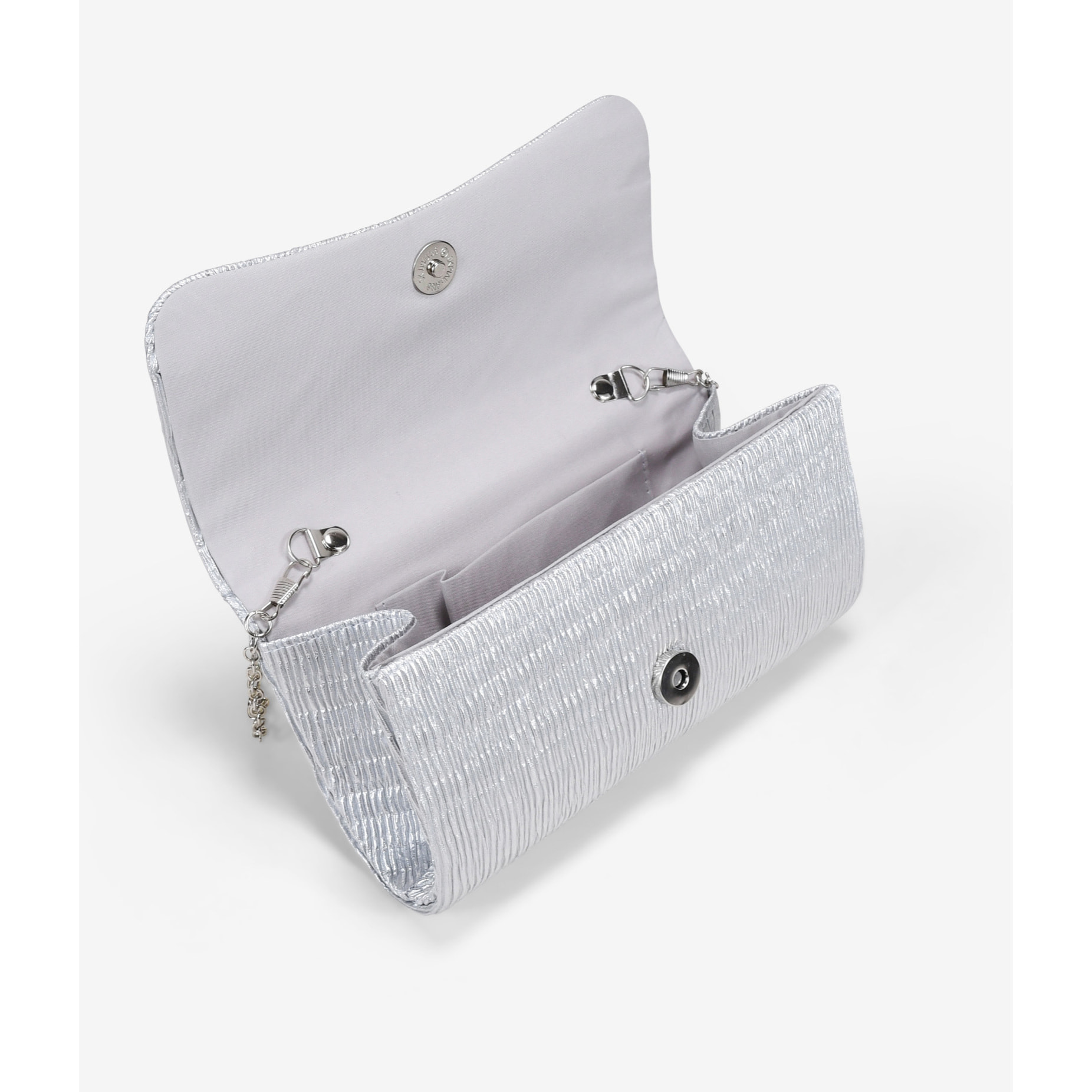 Bolso de fiesta plateado con solapa plisada