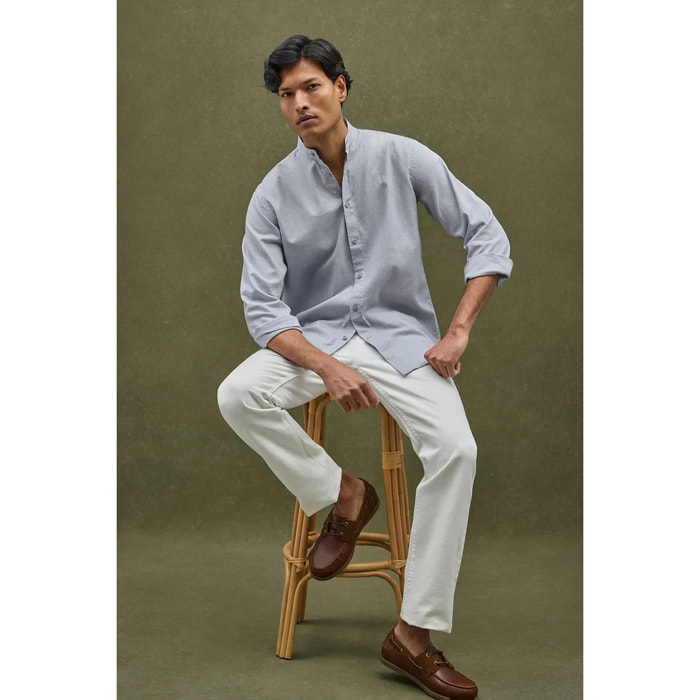 Camisa cotolino azul claro con cuello mao, corte regular y bordado Rigby Go