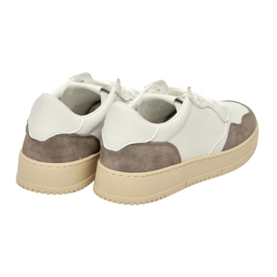 Sneakers in pelle con inserti in camoscio