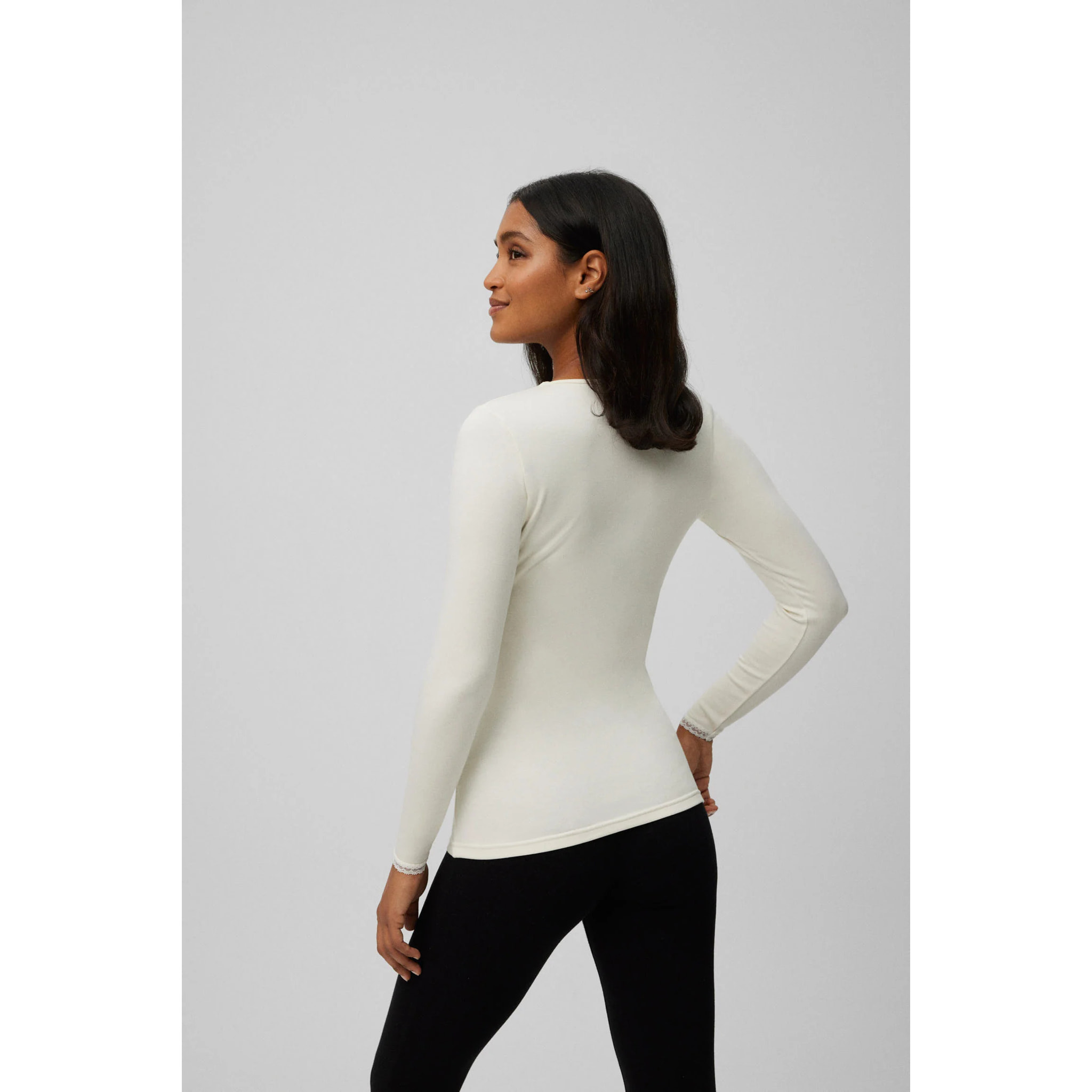 Maglietta termica con controllo della temperatura, dettaglio in pizzo, maniche lunghe, avorio