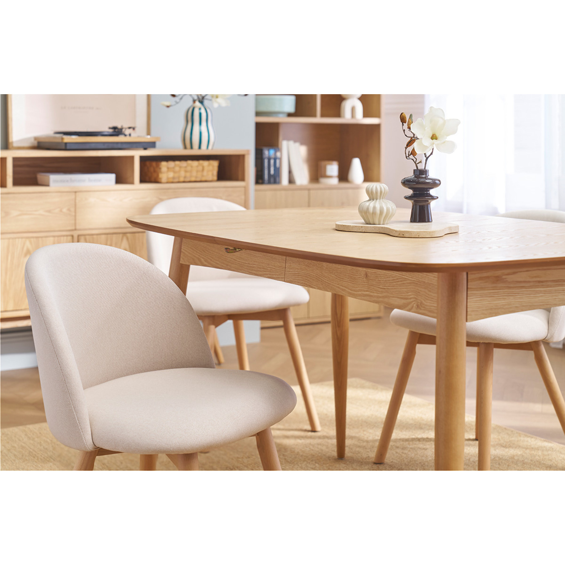 Chaises scandinaves en tissu naturel et bois clair massif (lot de 2) CELESTE