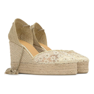 Alpargata Clair cuña de yute con doble plataforma, motivo floral bordado y toque dorado