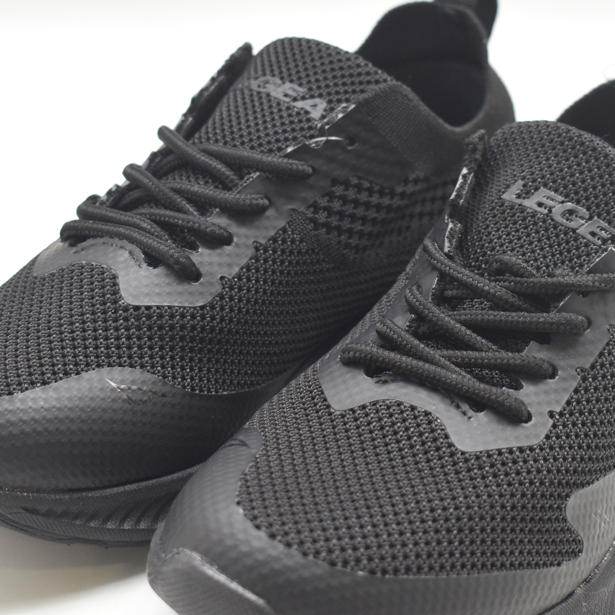 Sneaker ULTRALIGHT nera