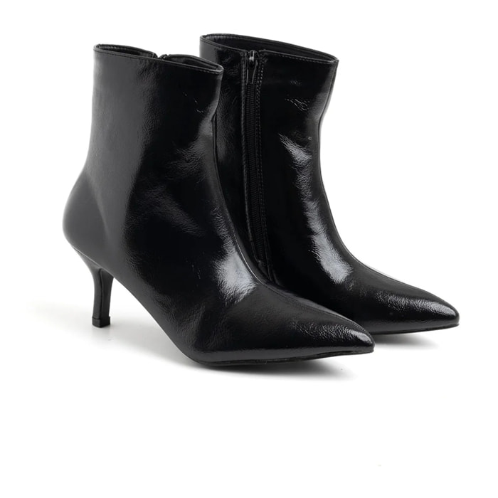 Tronchetto a punta in vernice - NERO