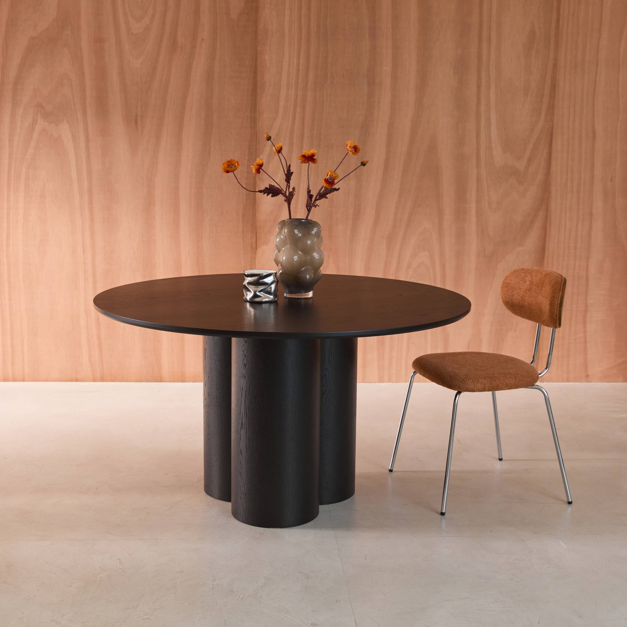 Table à manger ronde bois d'hévéa et placage chêne noir 4 places 130cm - Leonore