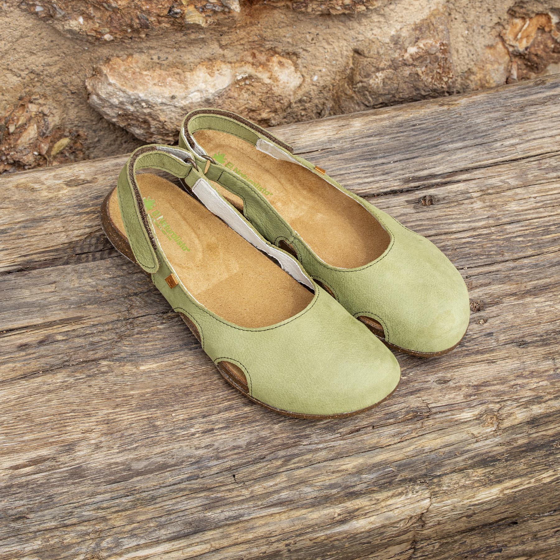 Sandalias N413 PLEASANT BROWN / WAKATAUA color Brown