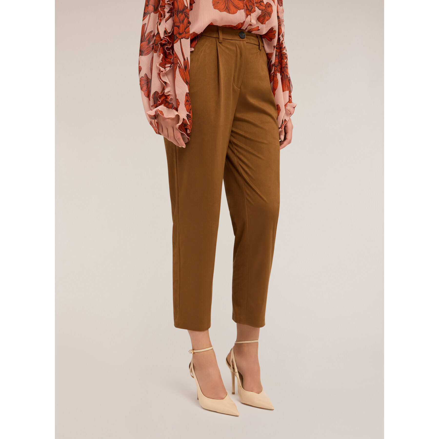 Motivi - Pantaloni regular con pieghe - Marrone