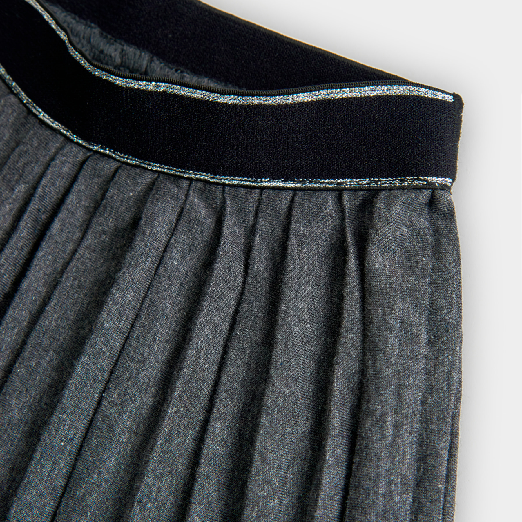 Bermudas punto plisado de niña