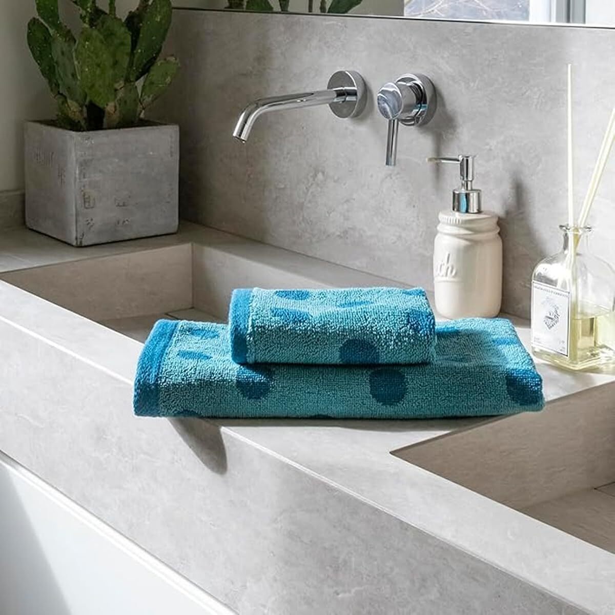 INTRECCI HOME Set Bagno Asciugamani Viso+Ospite, in Puro Cotone 450, Morbidezza Extra, Lavorazione Jacquard, Design a Pois, Elegante e Confortevole