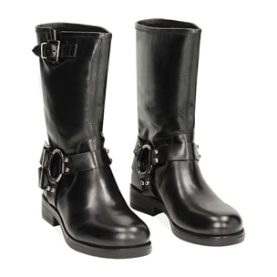 Biker negro de piel bajas