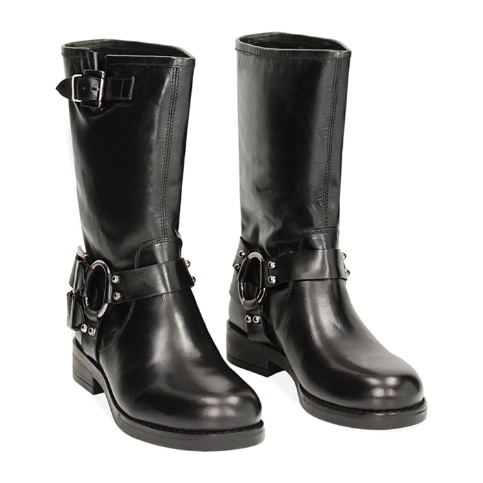 Biker negro de piel bajas