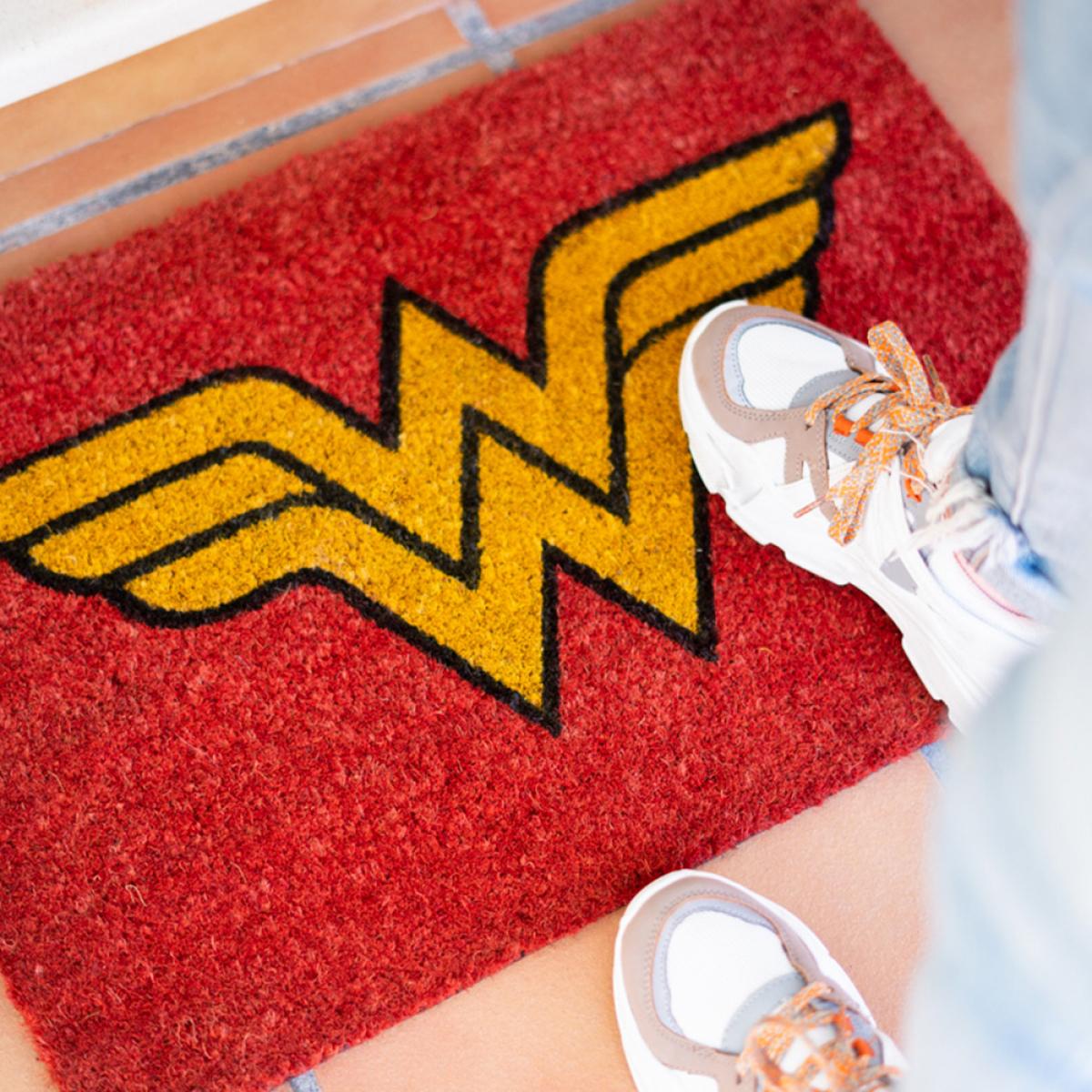 Erik Zerbino Interno Esterno DC Comics Wonder Woman Logo Originale Rosso