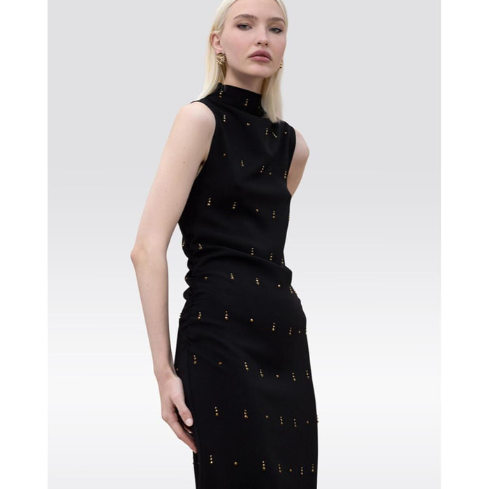 Abito midi senza maniche con applicazione di pietre